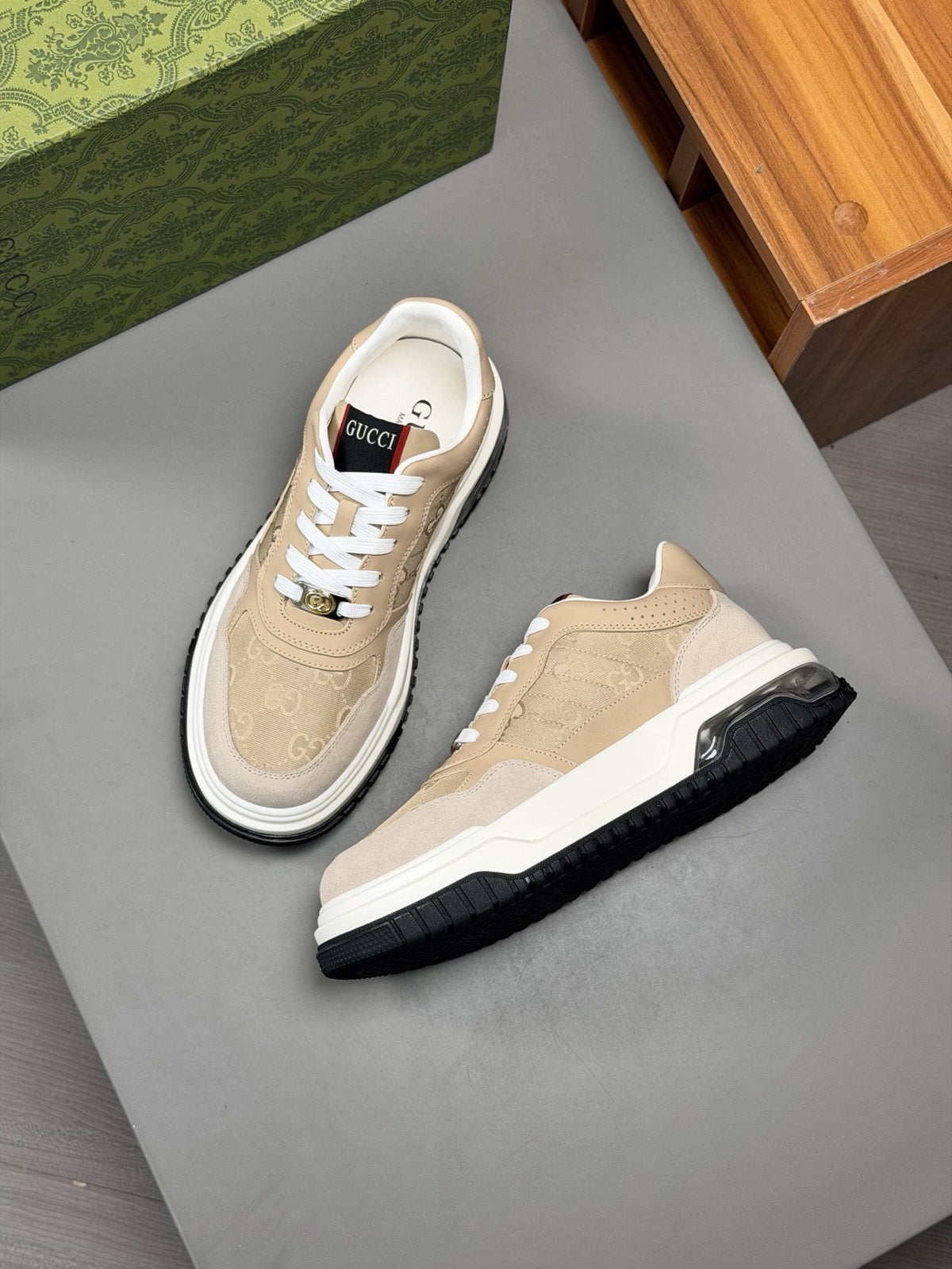 Gucci Paneled Low-Top Sneakers