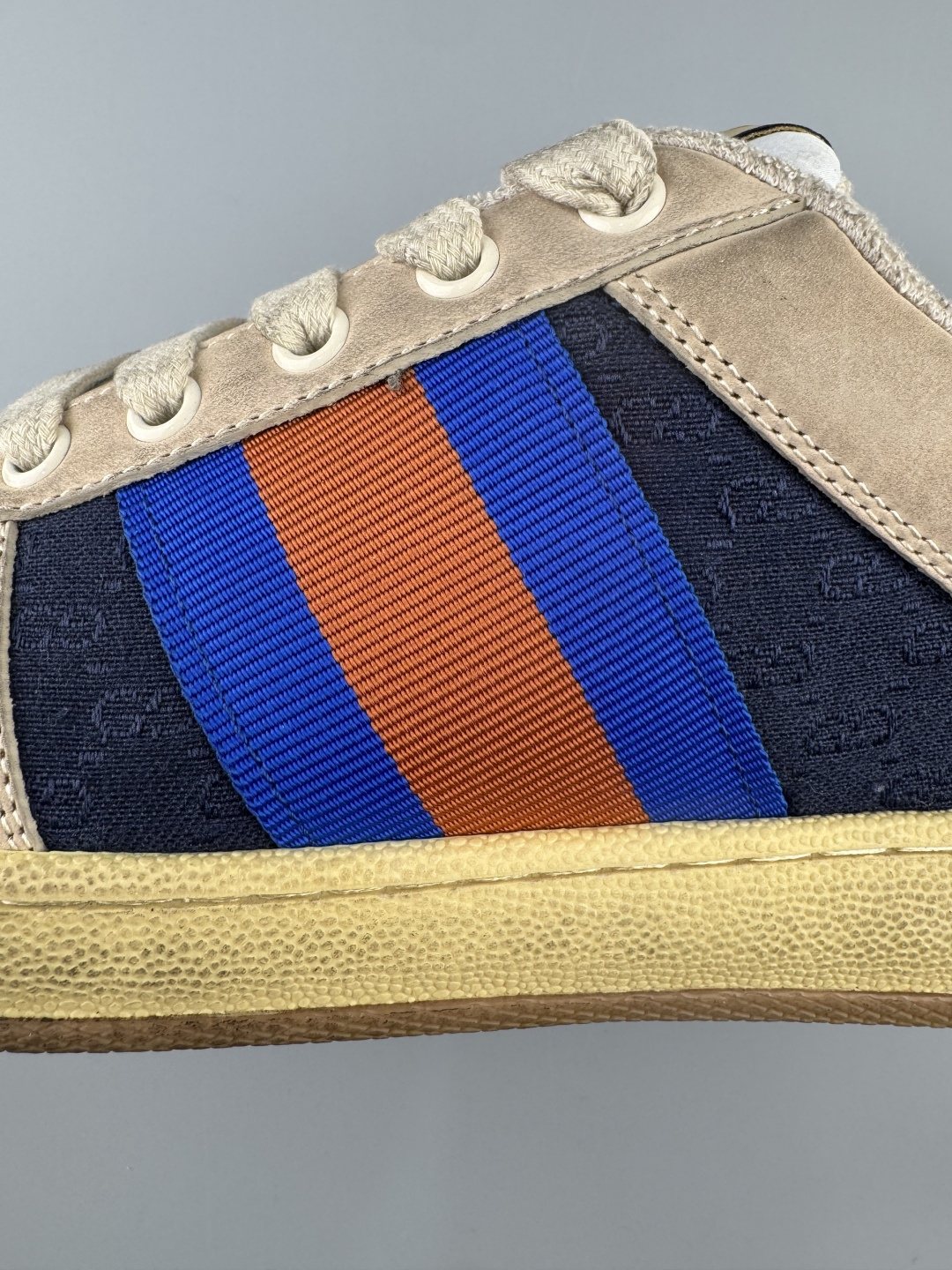 Gucci Beige Stripe Low-Top Sneakers